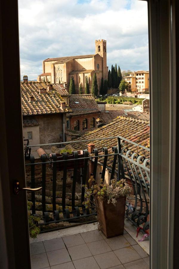 Dama Charming Apartment 100M From Piazza Del Campo Siena Eksteriør bilde